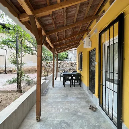 A New House With Garden In Center Apartment